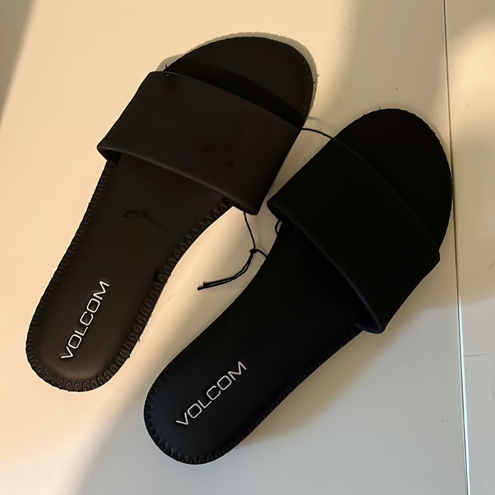 Black Volcom Sandalss